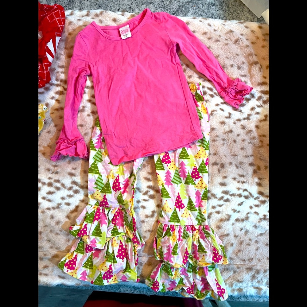 Ricrac & Ruffles tunic set
Size 2T